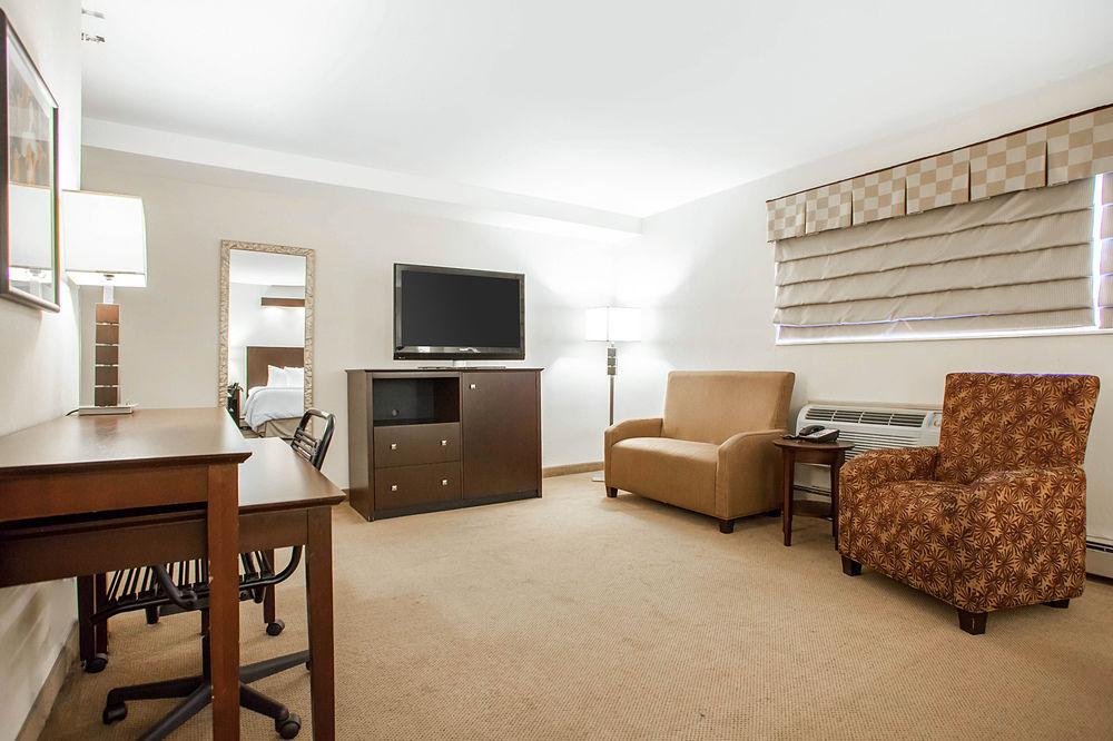 Four Points By Sheraton Milwaukee Airport Kültér fotó
